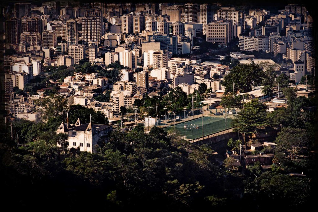 15 FAVELA RIO DE JANEIRO