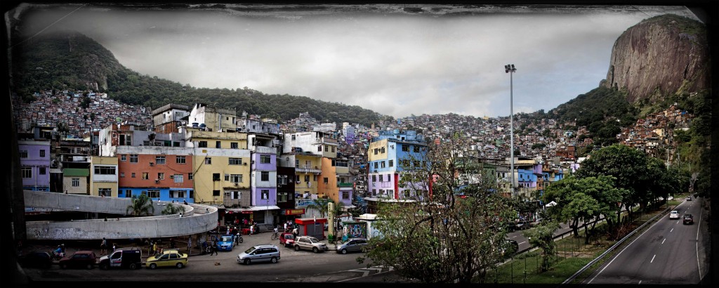 18 FAVELA RIO DE JANEIRO